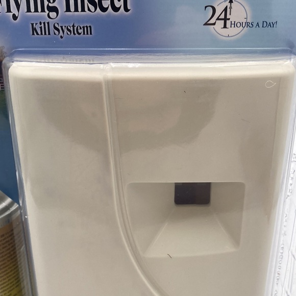 Country Vet Automatic Flying Insect Kill System Works 24 Hours a Day New Sealed - Picture 3 of 13